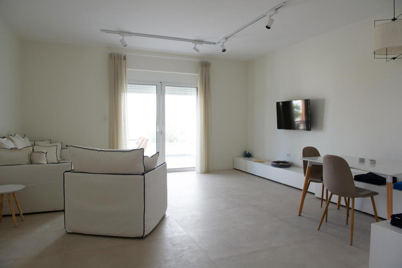 La Mer Bleue Beachfront Boutique Apartments Vrachati Exterior photo
